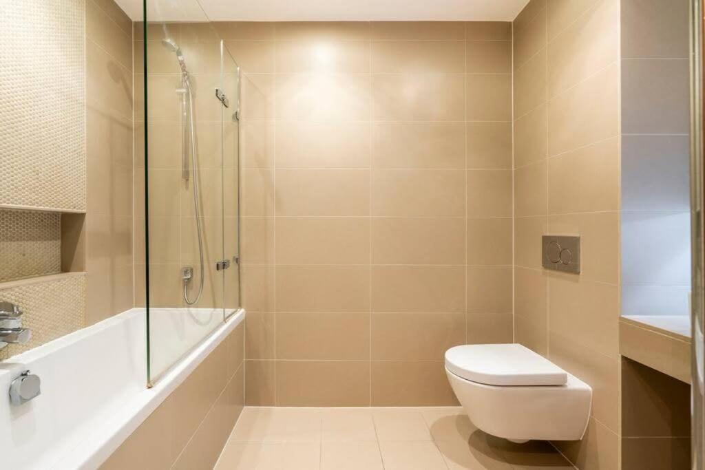 1 Bedroom Penthouse Flat In East London Eksteriør billede