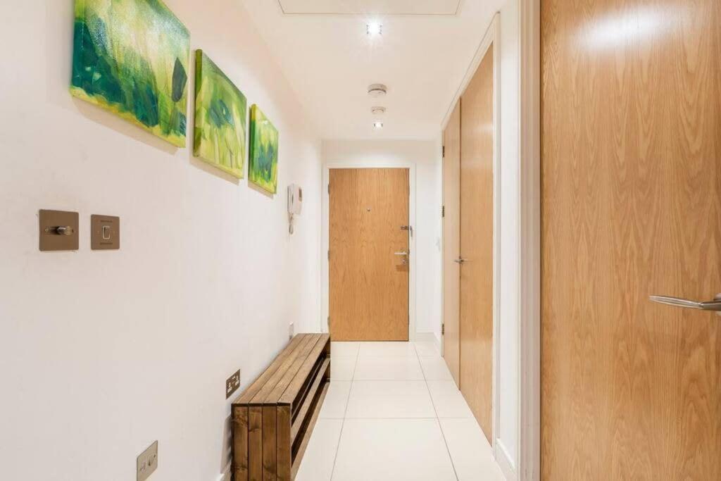 1 Bedroom Penthouse Flat In East London Eksteriør billede